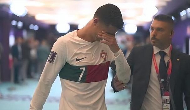 关于葡萄牙惨遭淘汰，球迷心痛失落难言的信息