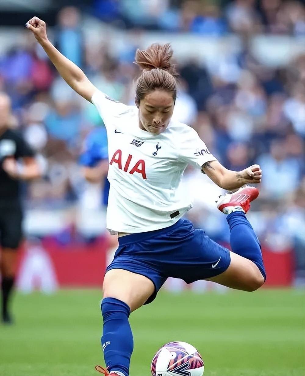 aoa体育直播-备受瞩目的女足明星有望获得荣誉(备受瞩目的女足明星有望获得荣誉吗)