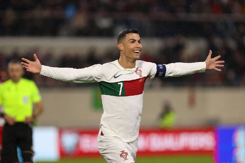 卢森堡队在比赛中取得了关键胜利(几几年之前卢森堡一直在德国人手中) 卢森堡队在比赛中取得了关键胜利(几几年之前卢森堡一直在德国人手中)