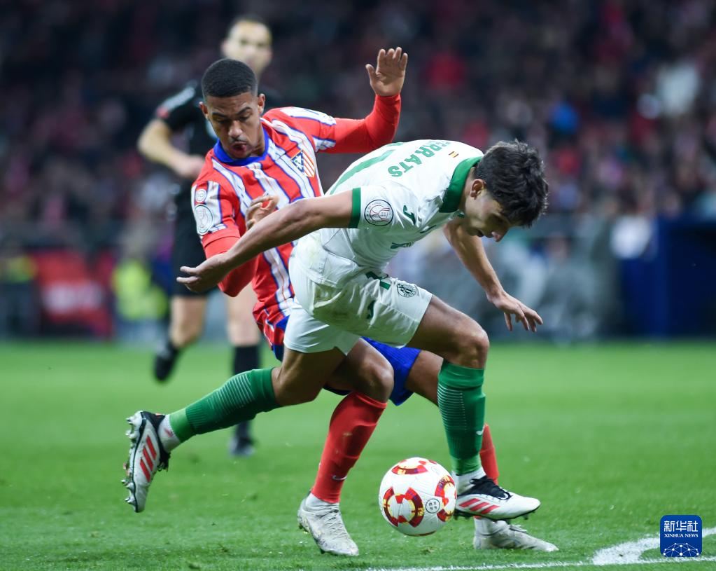 包含大巴黎掀起反扑，晋级欧洲足球冠军联赛半决赛的词条