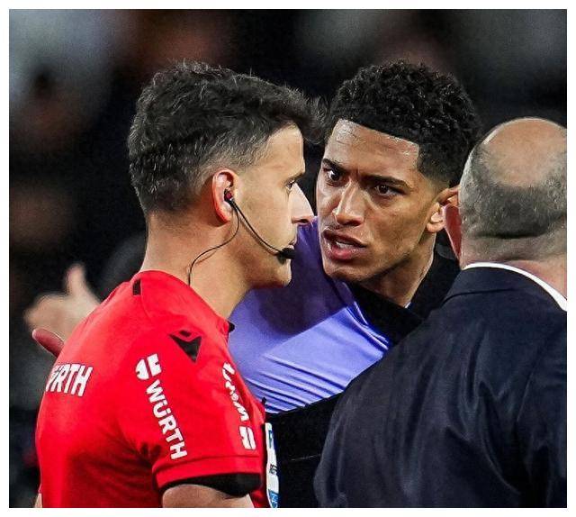 关于利物浦客场不敌瓦伦西亚，小组出线陷入危机的信息