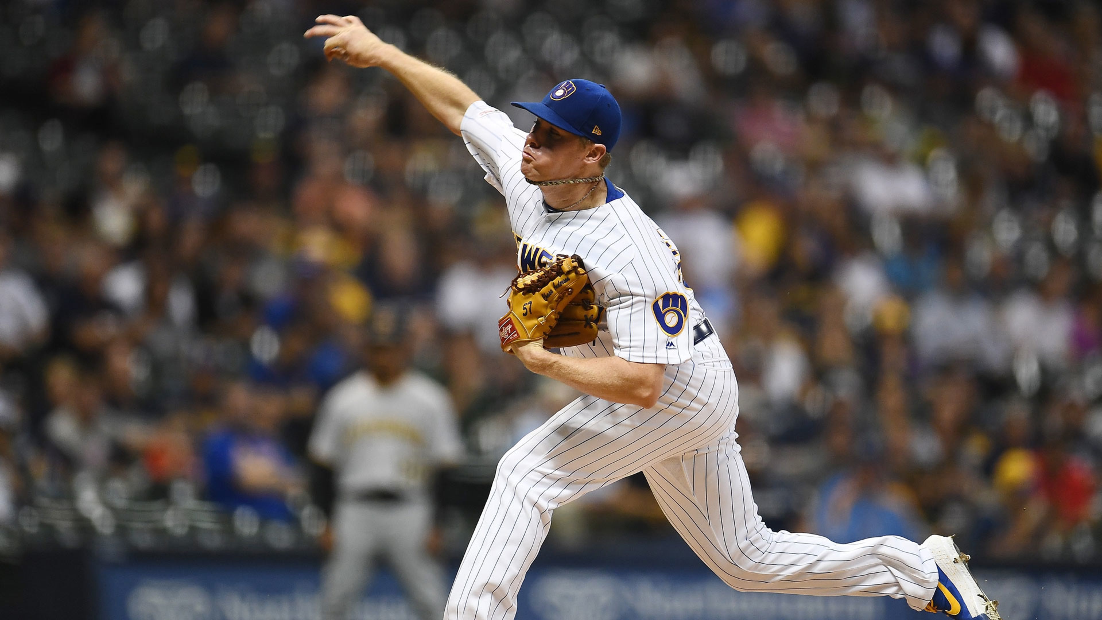 青岛黄海队基石球员受伤缺席接下来的赛季