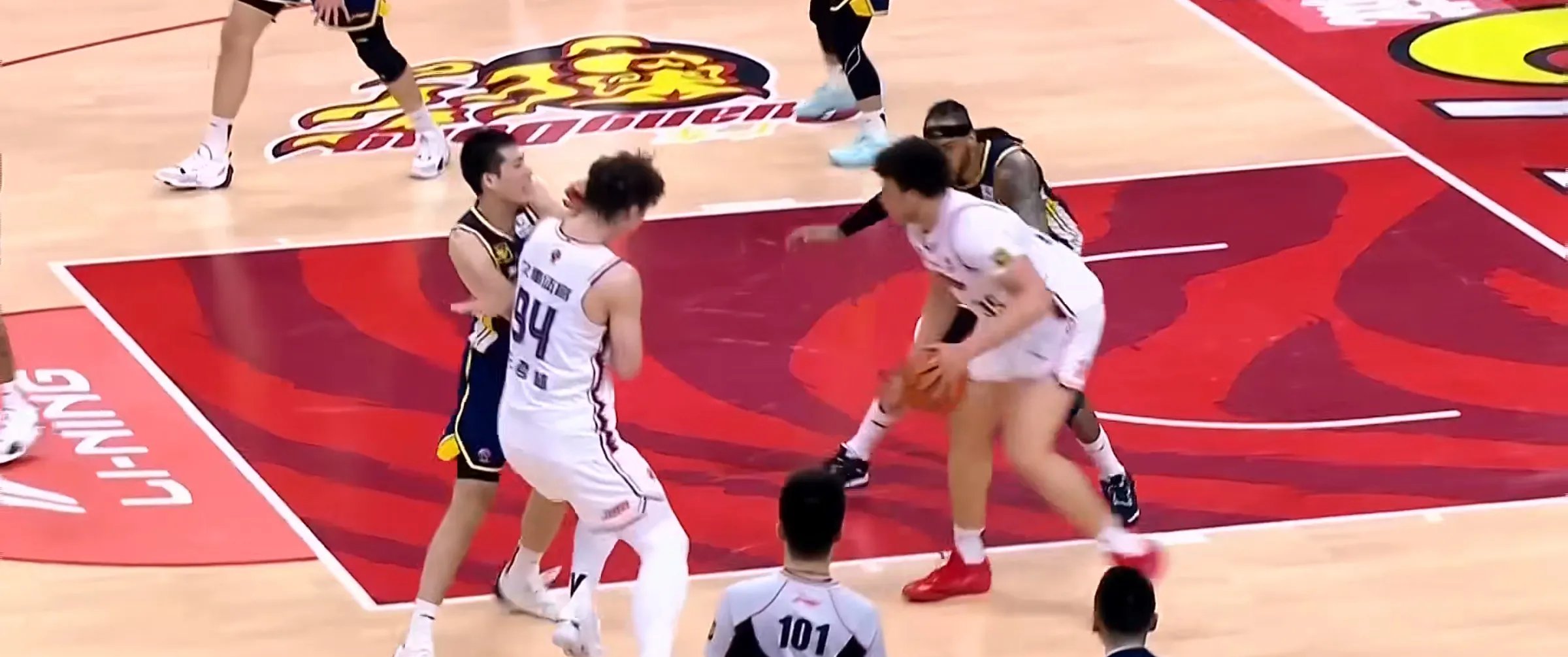 aoa体育培训-包含上海队全场碾压CBA季后赛，如同剧本杀再现，进球的词条