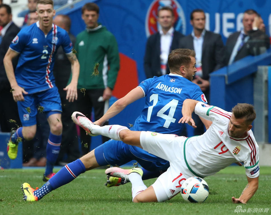 匈牙利客场大胜冰岛，晋级赛正赛