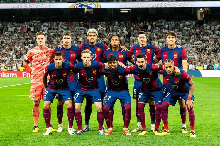 欧国联比赛场上球员们的华丽表演 欧国联比赛场上球员们的华丽表演