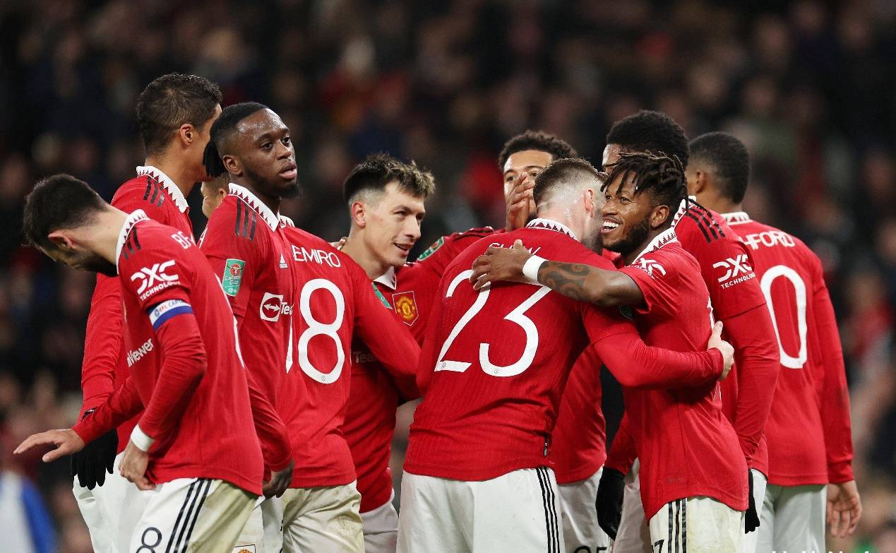 aoa体育官网-曼联在关键比赛中反超对手，夺得胜利晋级