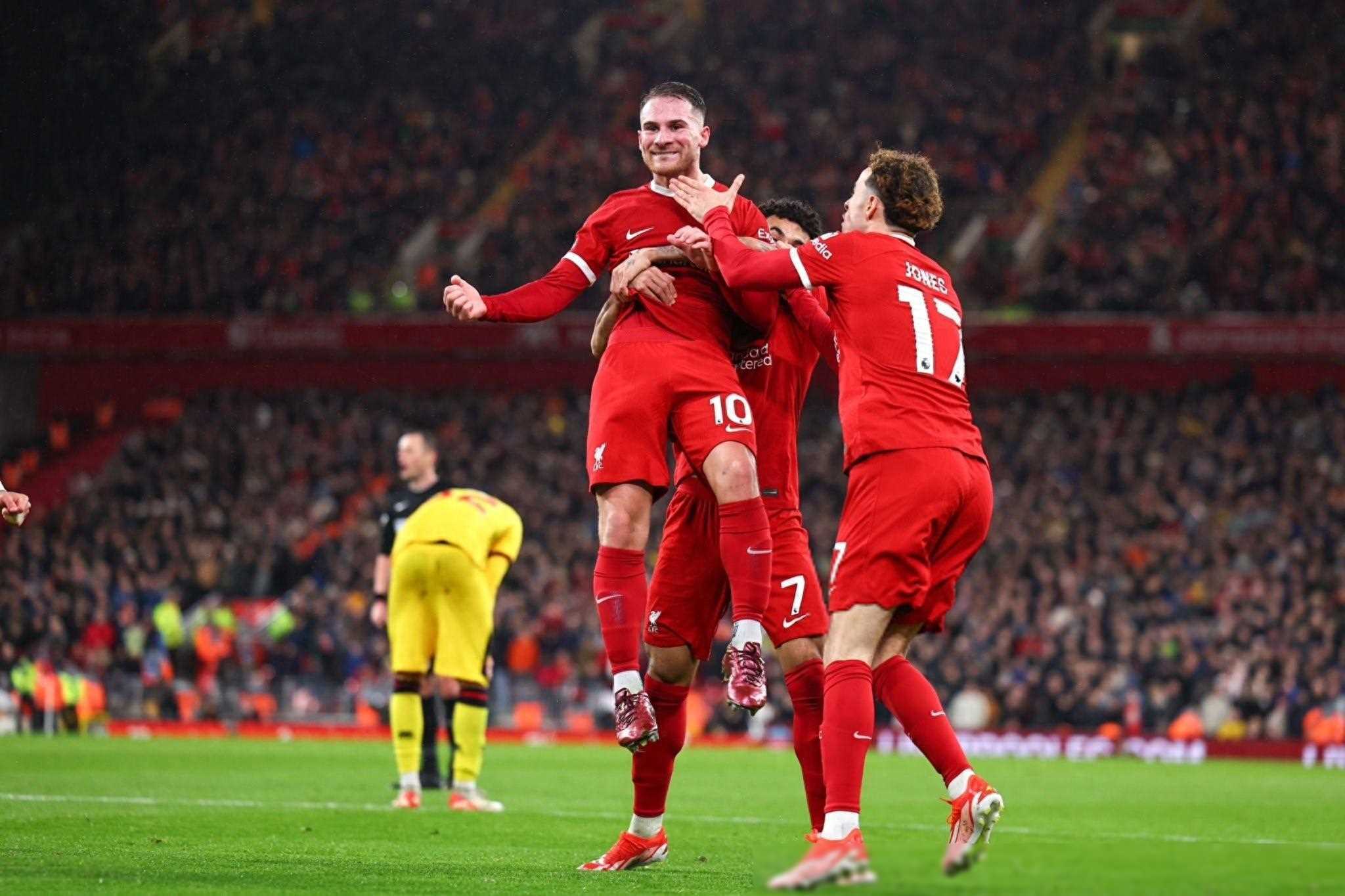 aoa体育新闻-巴黎圣日耳曼憾败，欧冠首轮落败！