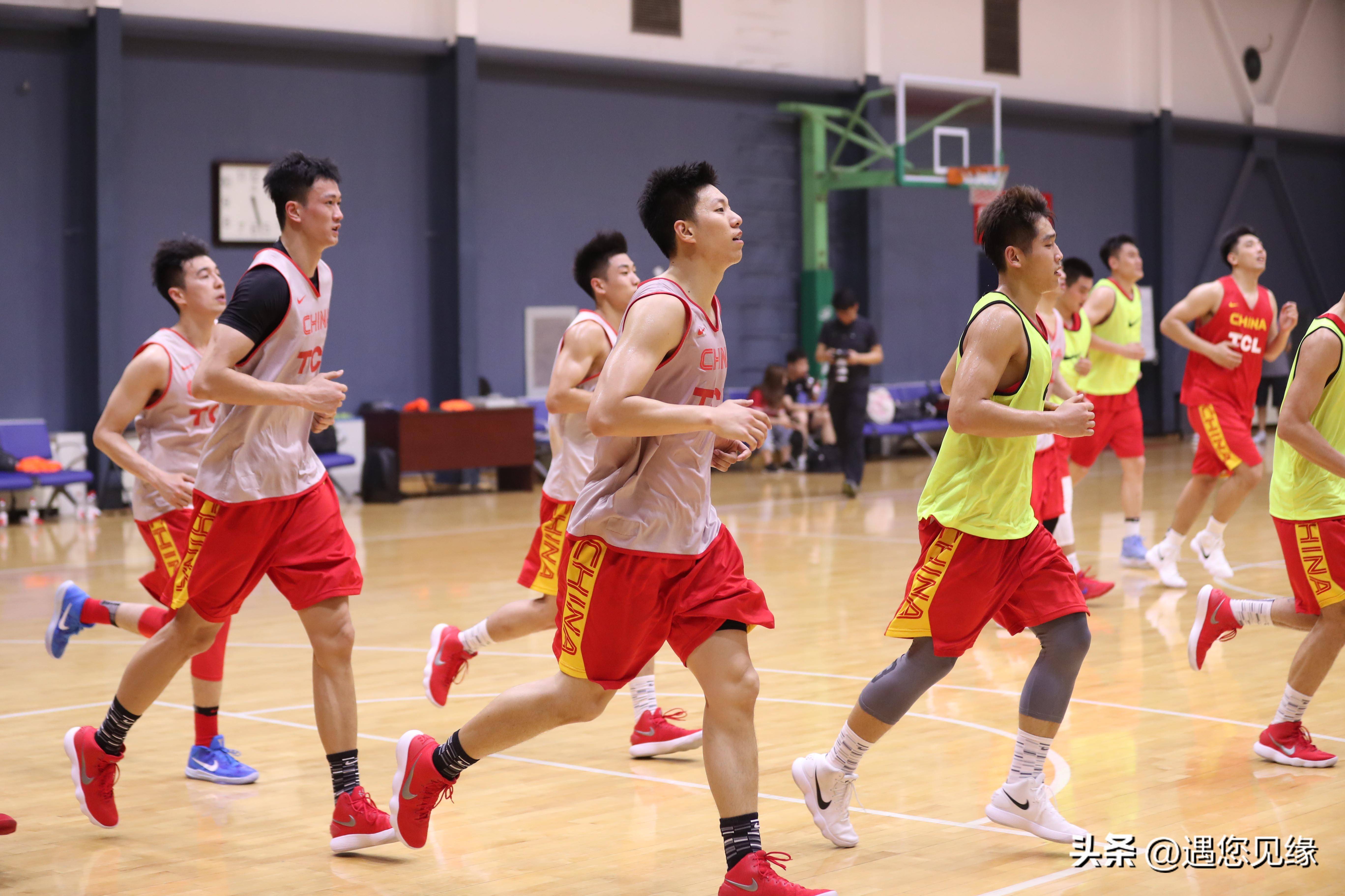 爆发对抗！球员表现出色展示队伍实力的简单介绍