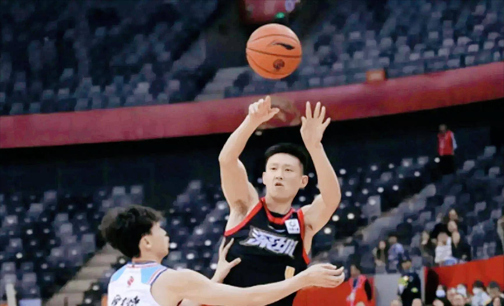 aoa体育娱乐-吉林球员展现犀利一击，领跑比赛