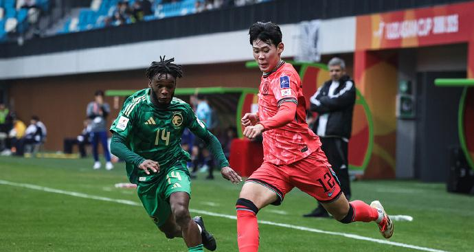 巴西男子足球队激烈对抗,闯入半决赛 巴西男子足球队激烈对抗,闯入半决赛