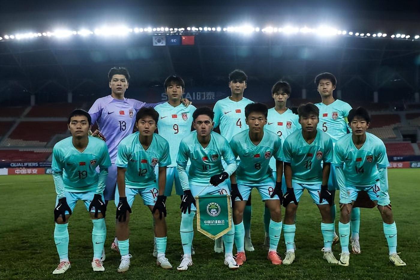 亚洲杯赛场技术领先，比赛节奏快速激烈拼抢的简单介绍