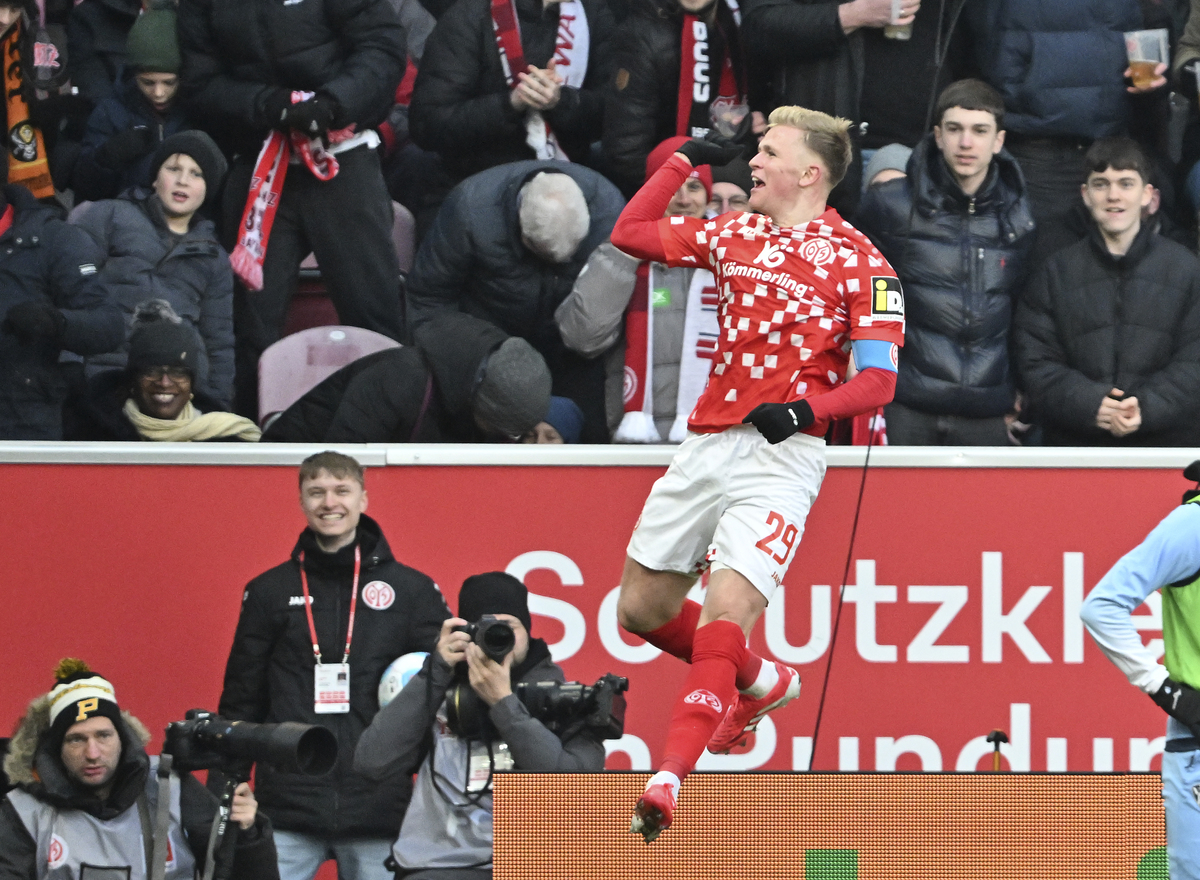 汉堡主教练透露战术，球队备战未来对手