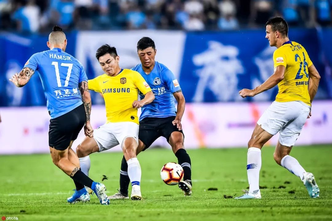 aoa体育新闻-包含苏宁易购队球员集体训练备战接下来的比赛的词条