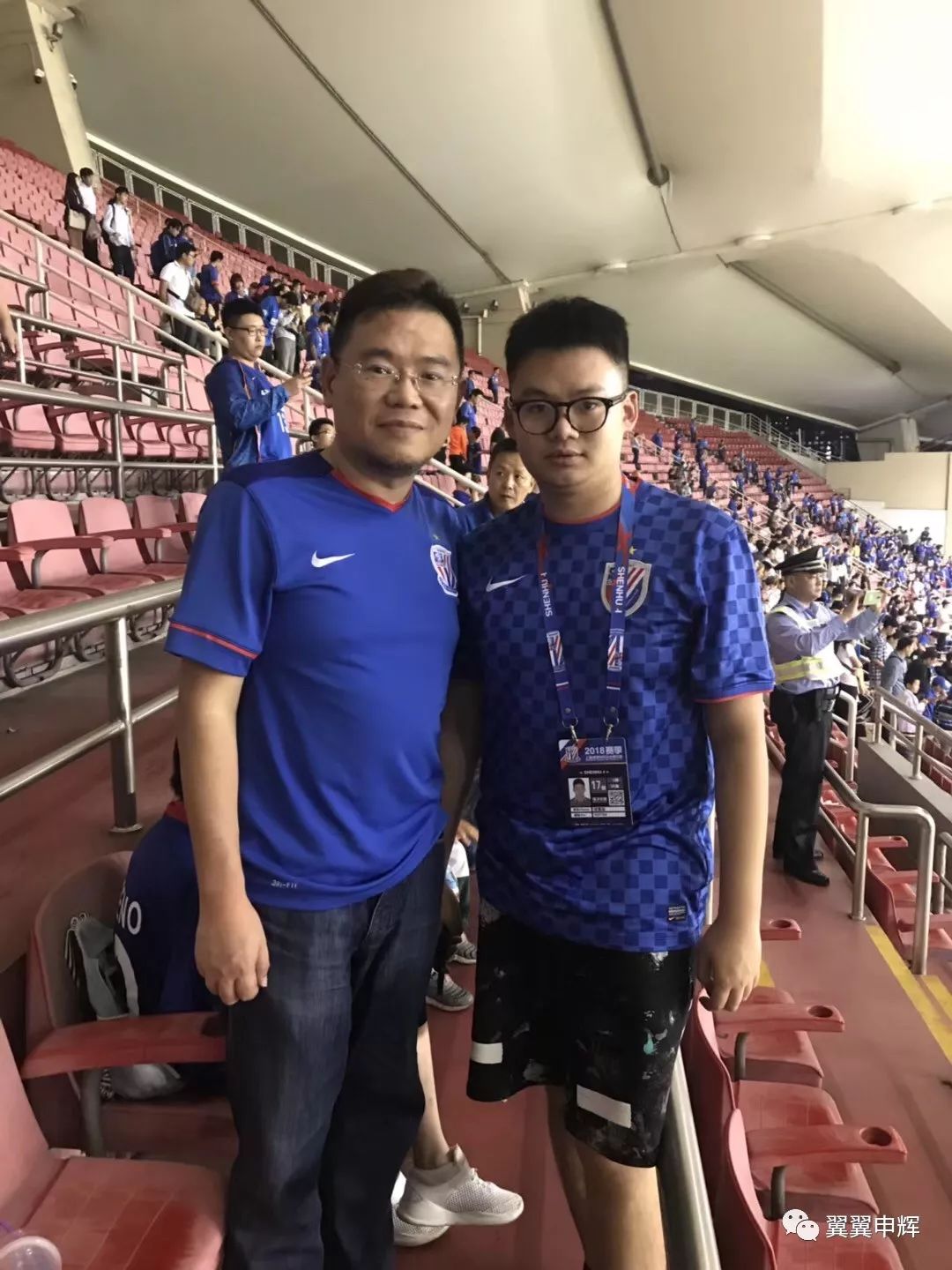 aoa体育培训-球员斗志昂扬，做出惊人表现，助球队前进