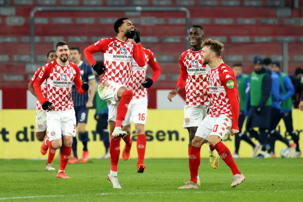 aoa体育馆-关于沃尔夫斯堡队大胜对手，轻松获胜的信息